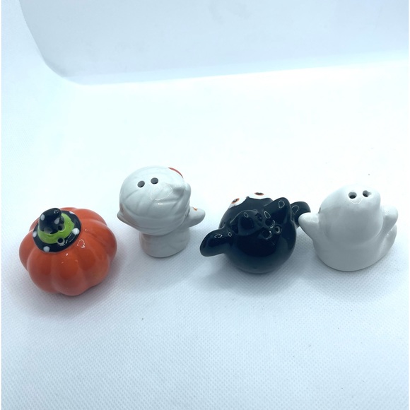 Lot of 4 Cracker Barrel Collectibles Ceramic Halloween Salt & Pepper Shakers - Picture 5 of 6